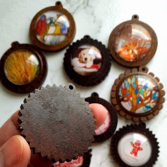 Lot of 10 Random 1" to 1.5" Wooden Glass Necklace Cabochon Pendant Charm New - Picture 3 of 7